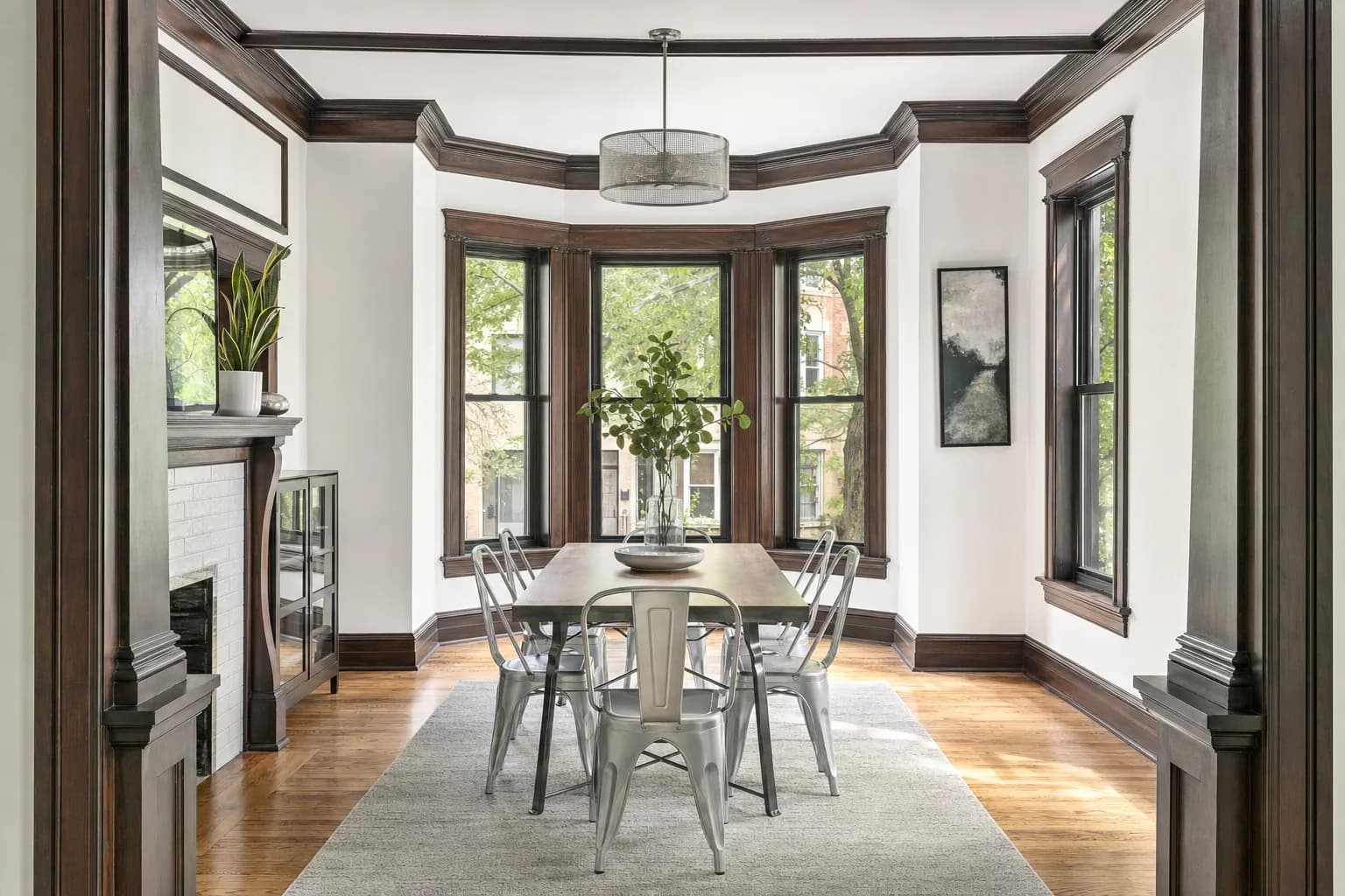 A Logan Square home after a visit from AR Cleaning