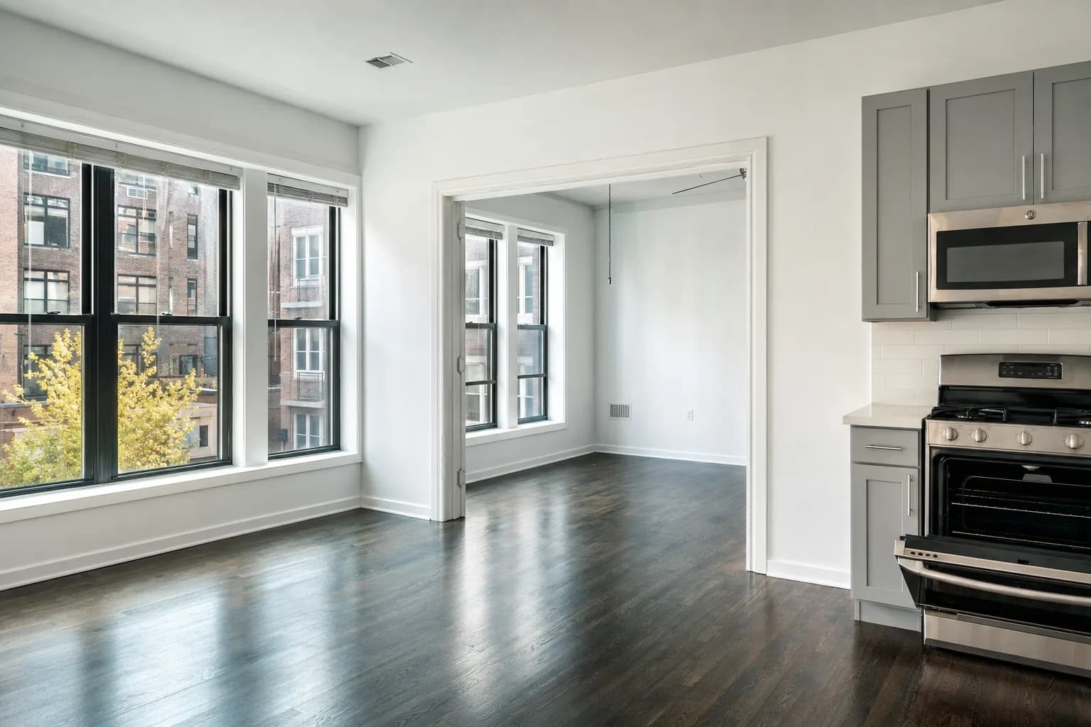 A Rogers Park home after a visit from AR Cleaning